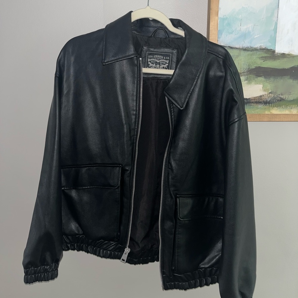 Levi’s Leather Bomber Jacket - size L